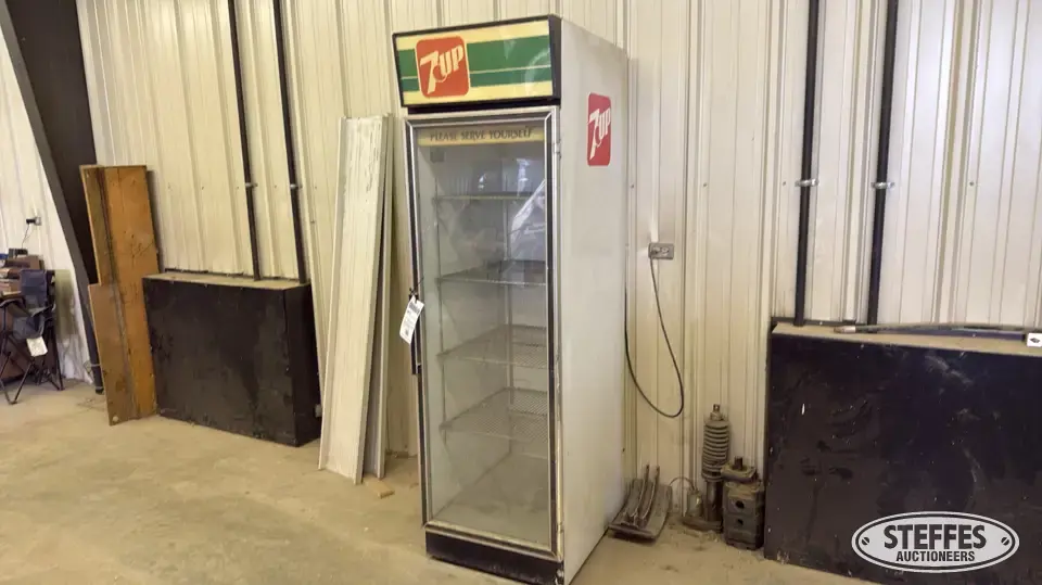 7-Up cooler Restaurant