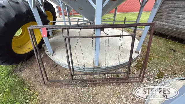 (2) Livestock gates