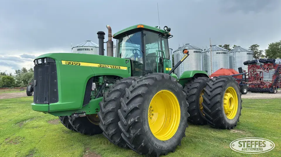 2001 John Deere 9300 4WD Tractor