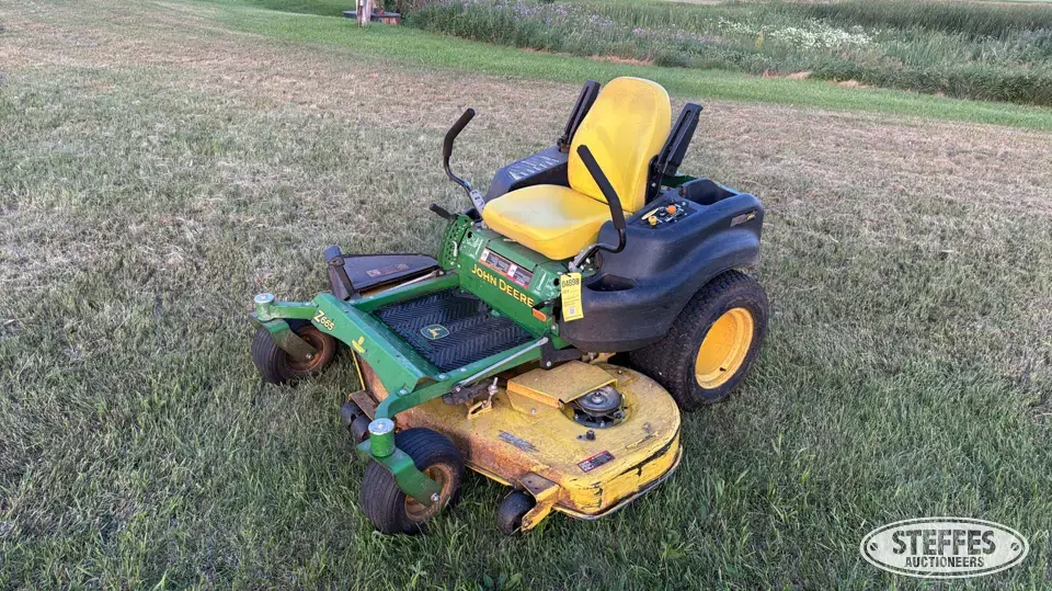 2015 John Deere Z665 EZTrak Zero Turn Mower