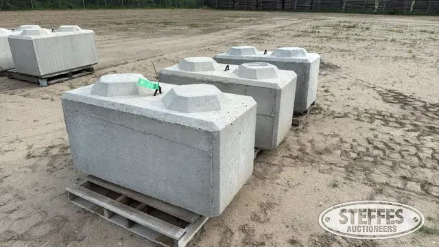 (3) Concrete stackable blocks