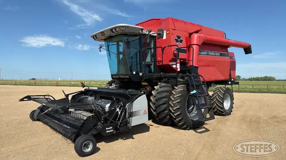 2001 Massey Ferguson 8680 Combine