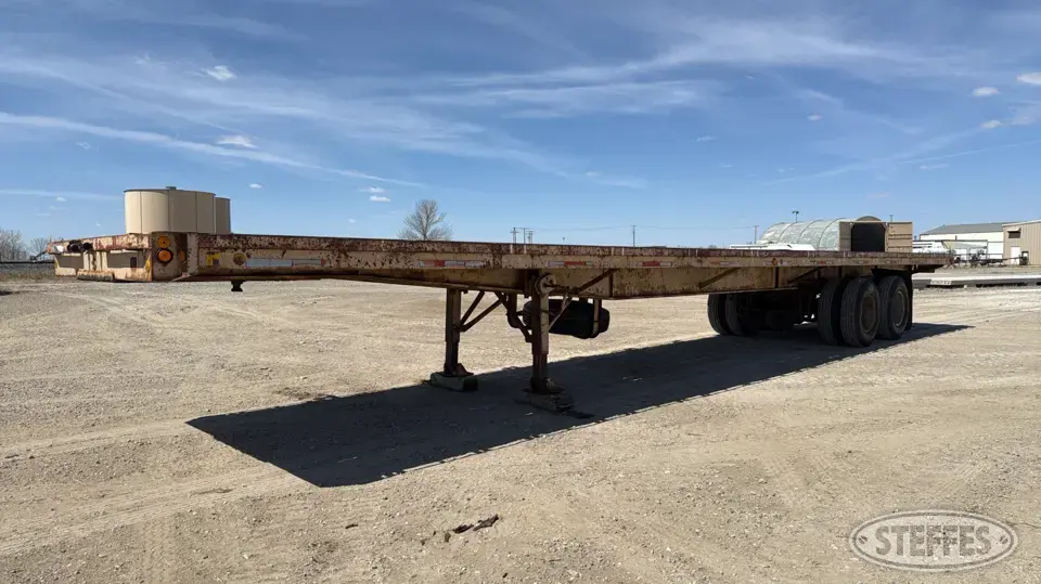 1979 Fruehauf Semi Flatbed Trailer