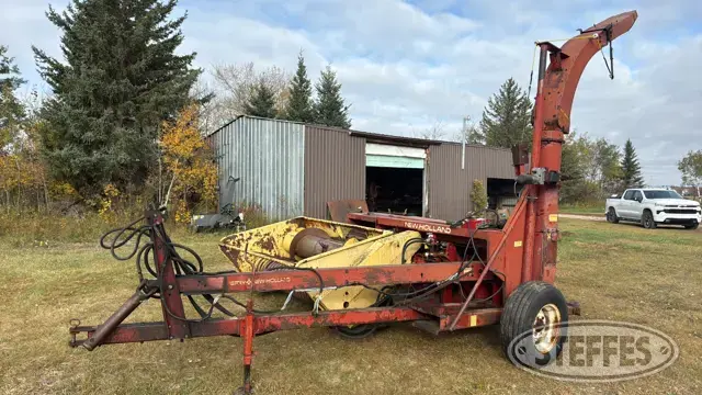 New Holland 890