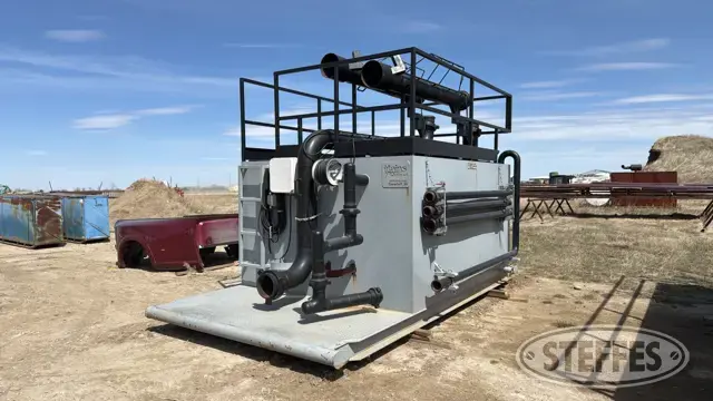Drilling rig flare tank