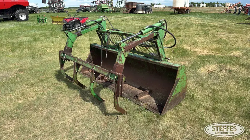 John Deere grapple bucket Tractor Loaders and Attachment