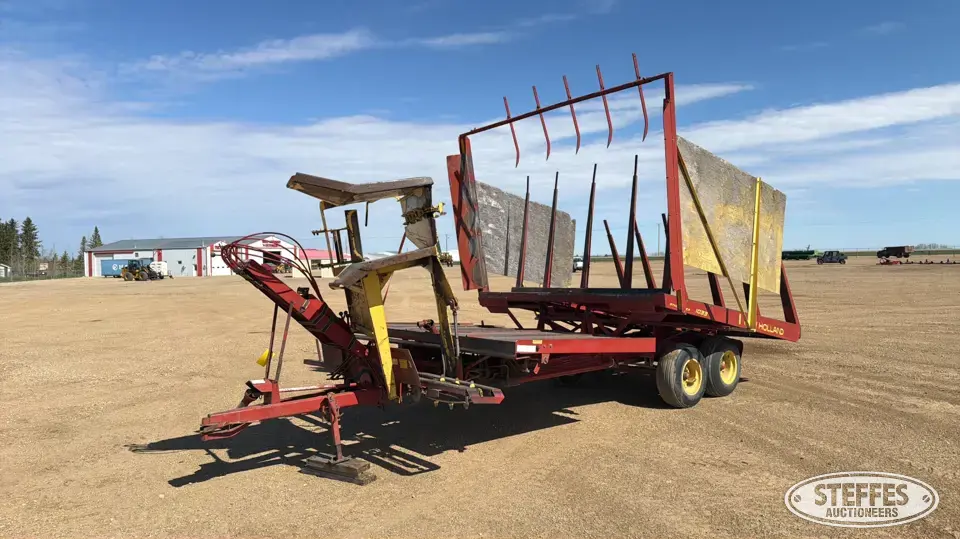 New Holland 1033 Stackliner Bale Handling