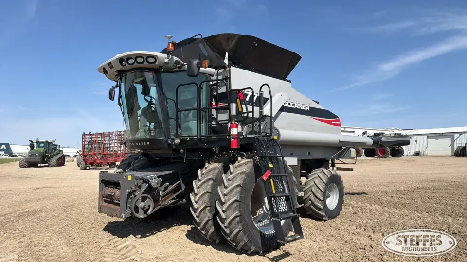 2013 AGCO Gleaner S77 Combine
