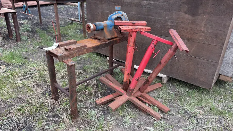 (4) Adjustable stands Stands and Accessory