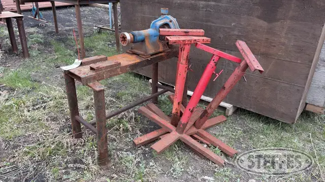 (4) Adjustable stands
