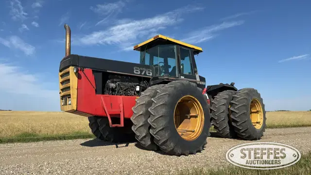 1985 Versatile 876