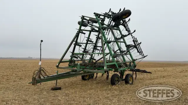 John Deere 610