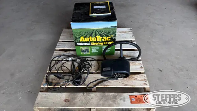 John Deere AutoTrac Universal 200