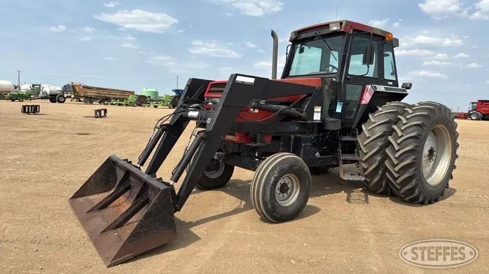1986 Case IH 2096 2WD Tractor