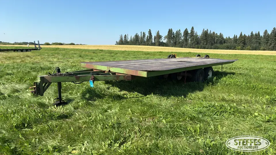 Tandem axle flatbed trailer