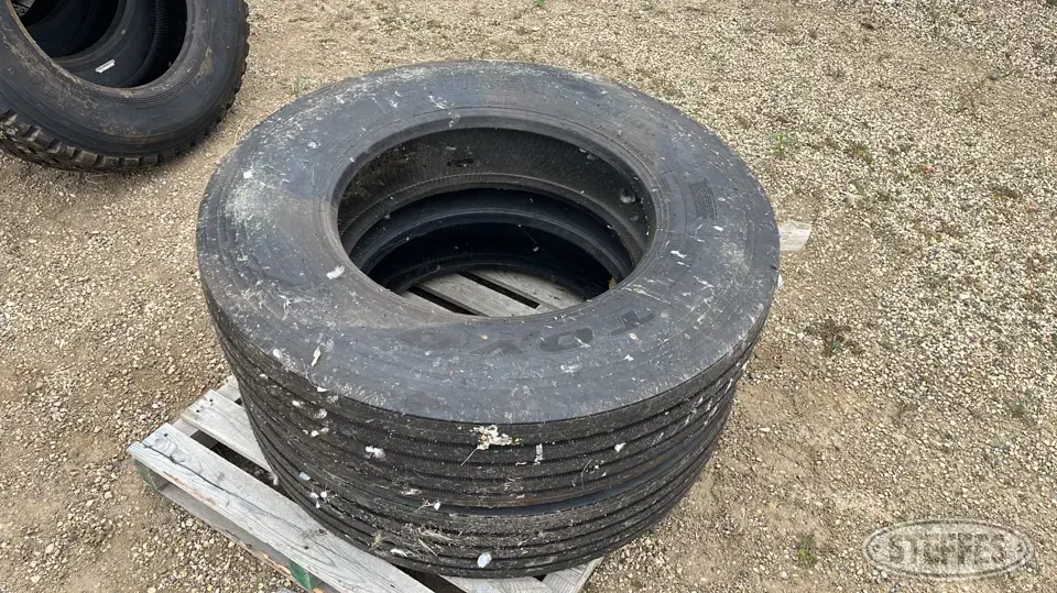 (2) Toyo 11R24.5 tires Truck Tire