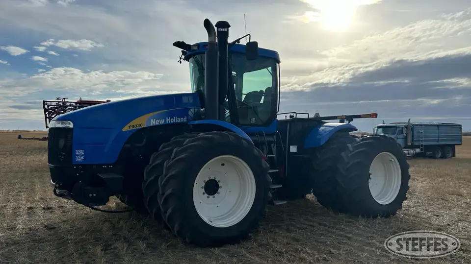 2009 New Holland T9030 4WD Tractor