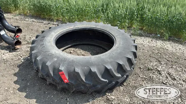 (1) Goodyear Ultratorque 520/85R42 tire