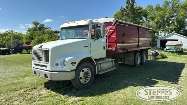 1999 Freightliner FL112