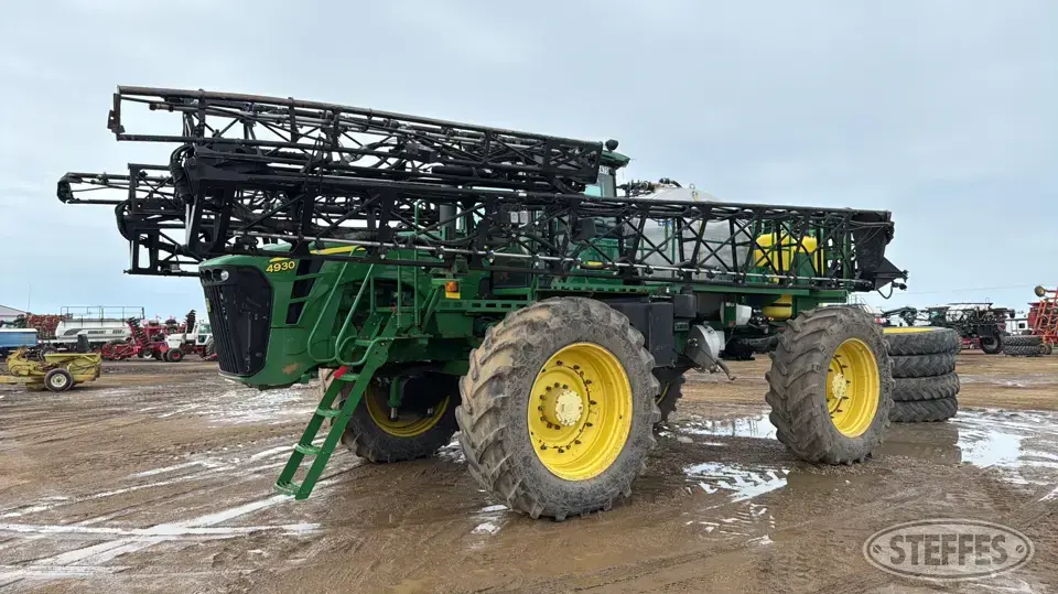 2011 John Deere 4930 Self-Propelled Sprayer