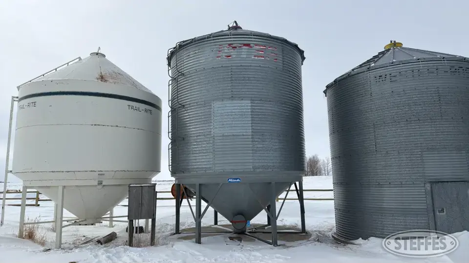 Twister hopper bin