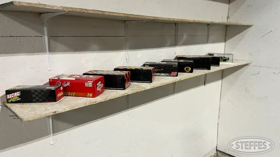 (9) Diecast collectible race cars Toy
