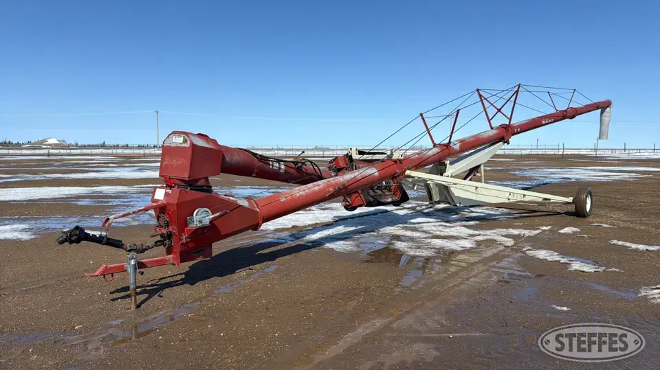 Buhler Farm King 1370 Swing Hopper Auger