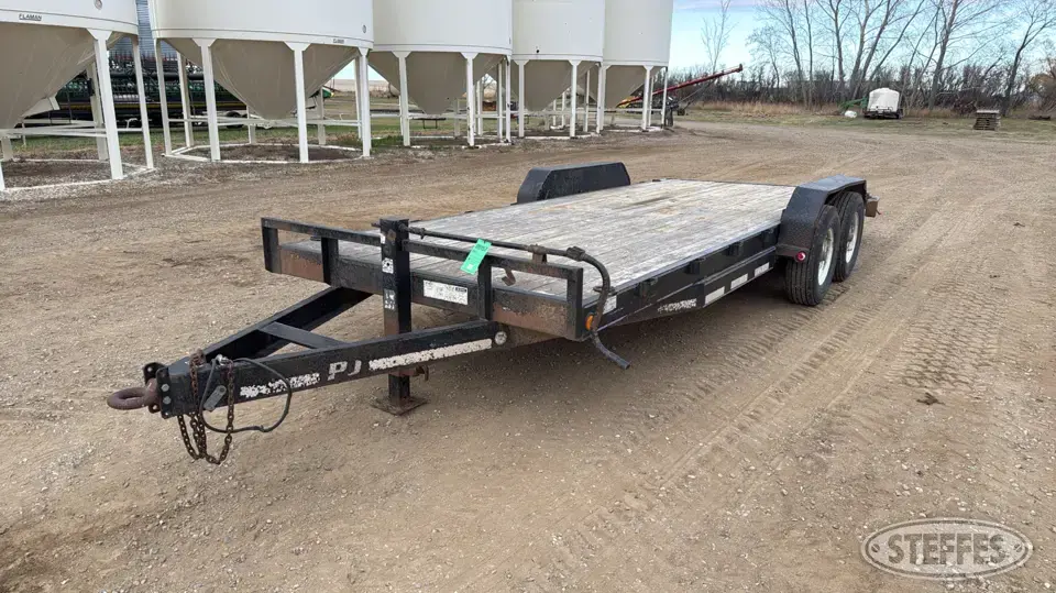 2008 PJ Trailer Flatbed Trailer