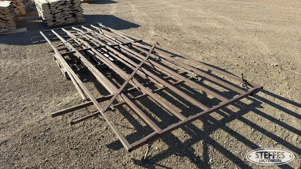 Livestock panels & gate Livestock Handling