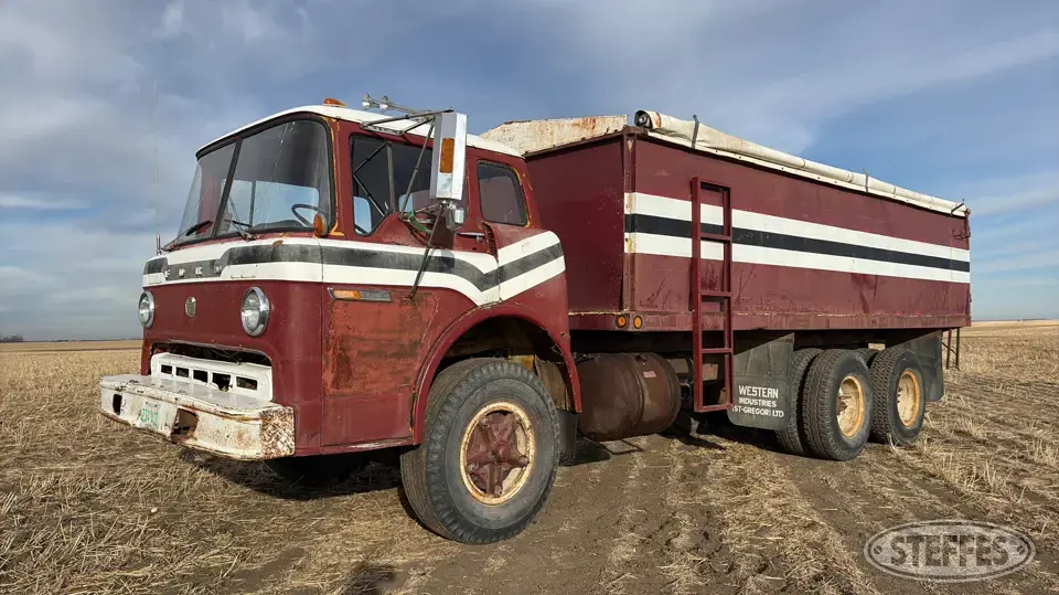 1971 Ford 8000 Grain Truck