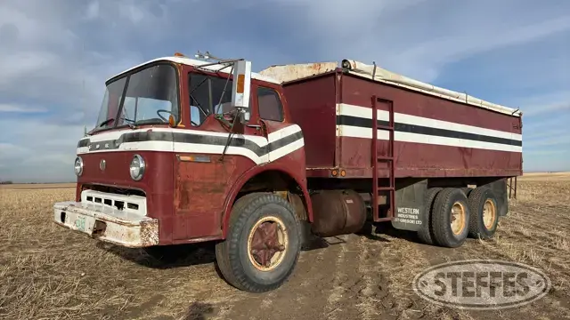 1971 Ford 8000