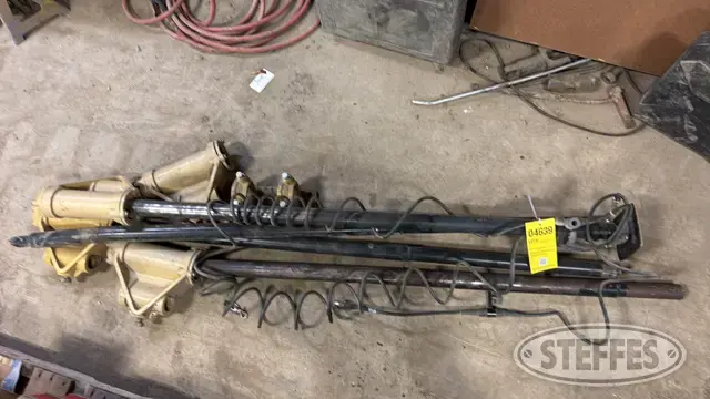 (4) Dozer GPS poles & (1) antenna