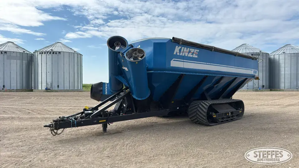 2013 Kinze 1500 Grain Cart