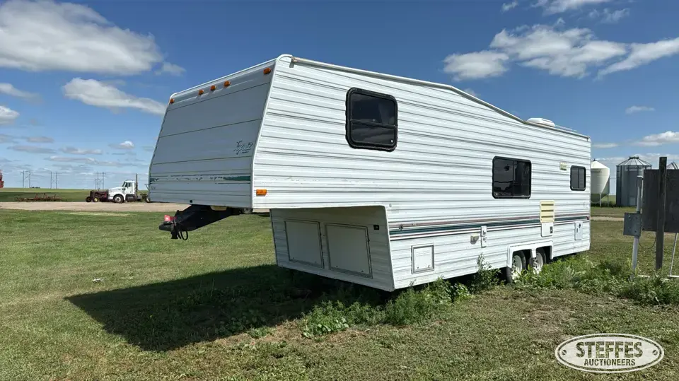 1996 Triple E Topaz 260RK Camper