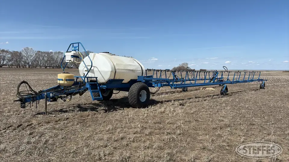 Brandt 1000 Pull-Type Sprayer
