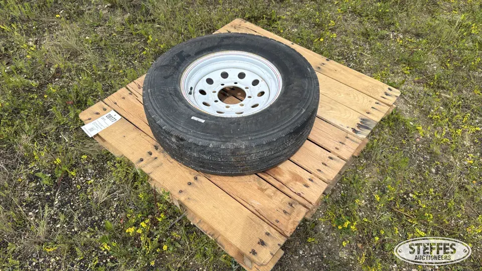 (1) Sailun S637 ST235/80R16 tire Passenger-Light Truck Tire