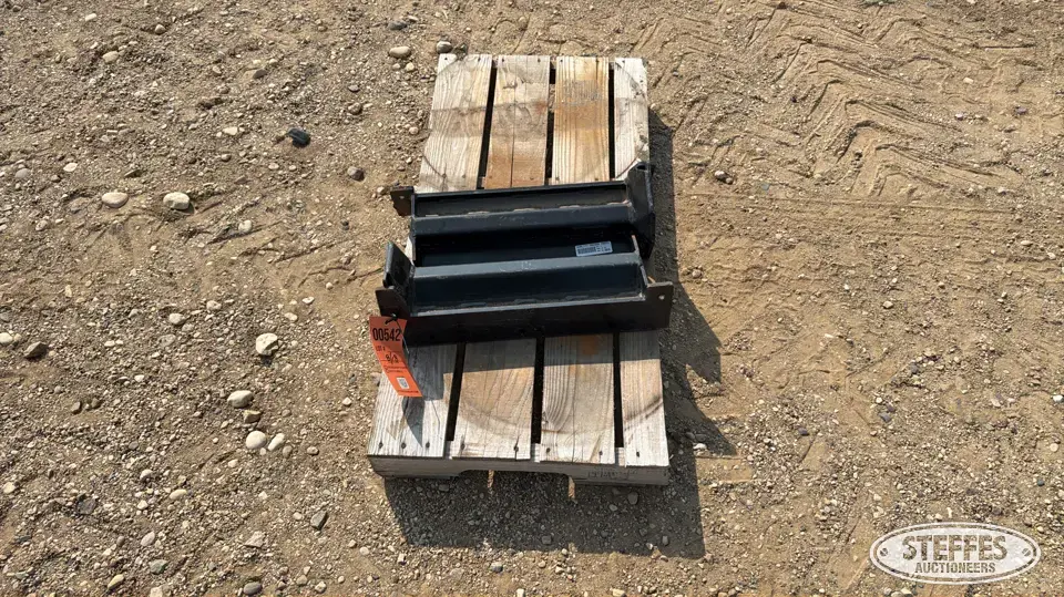 (2) MacDon LH mounting brackets Ag Equipment Part