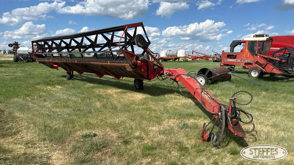 Massey Ferguson 210 Pull-Type Swather