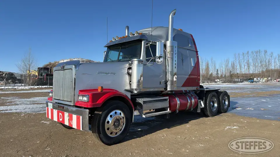 2006 Western Star 4900FA Conventional Truck with Sleeper
