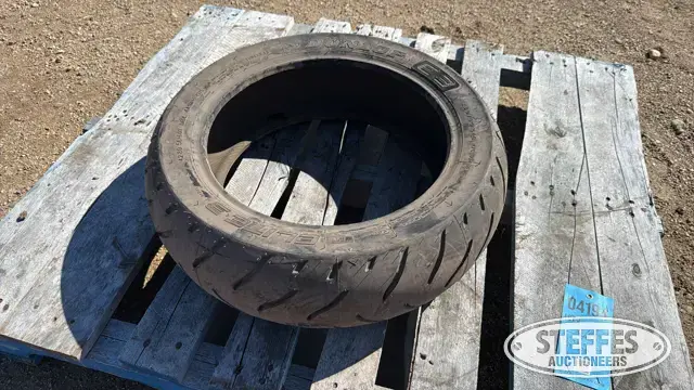 180/60R16 motorcycle tire