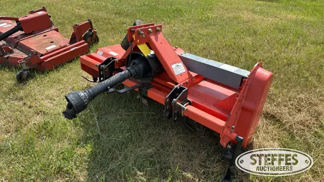 Buhler Farm King C4560
