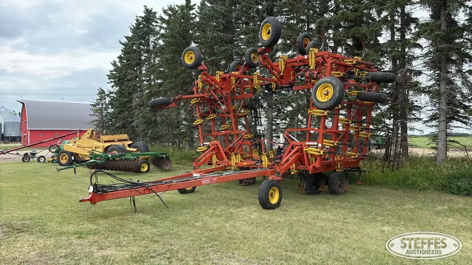 Bourgault 8800 Field Cultivator