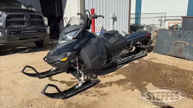 2015 Ski-Doo Summit X
