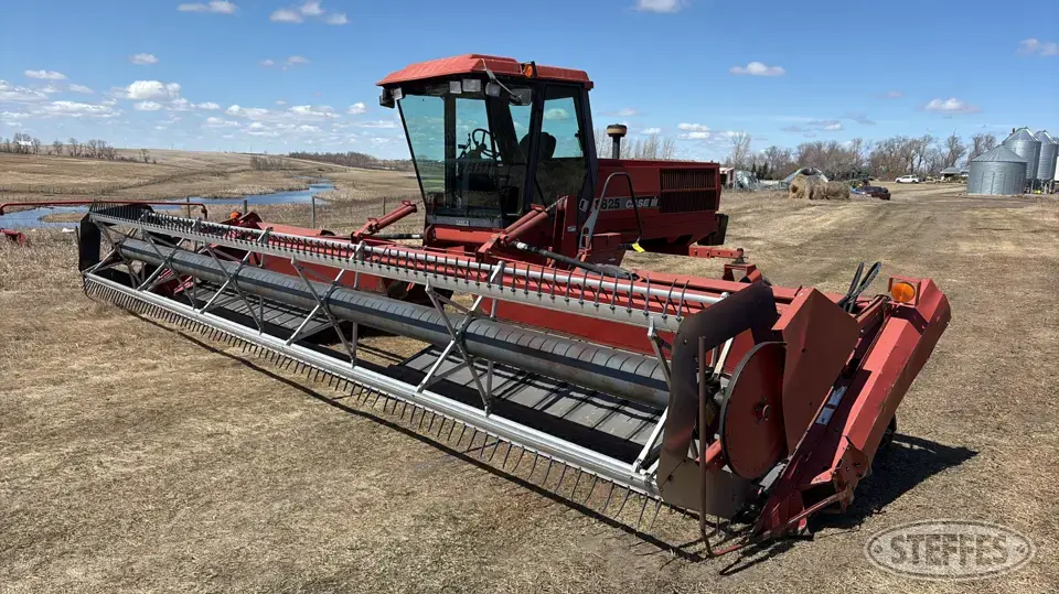 1998 Case IH 8825 Self-Propelled Swather