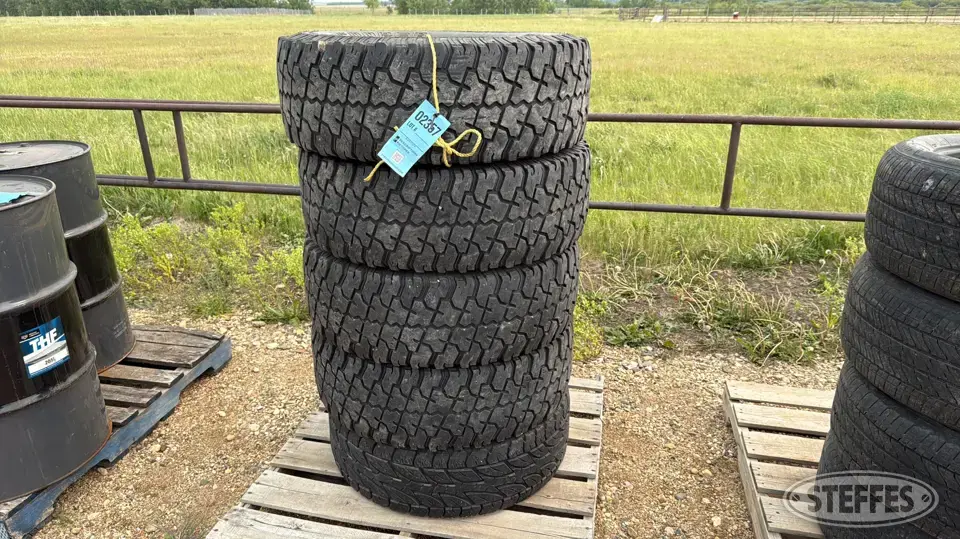 (5) Cooper Discover S/T LT315/75R16 tires Passenger-Light Truck Tire