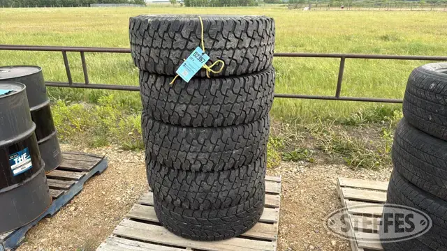 (5) Cooper Discover S/T LT315/75R16 tires