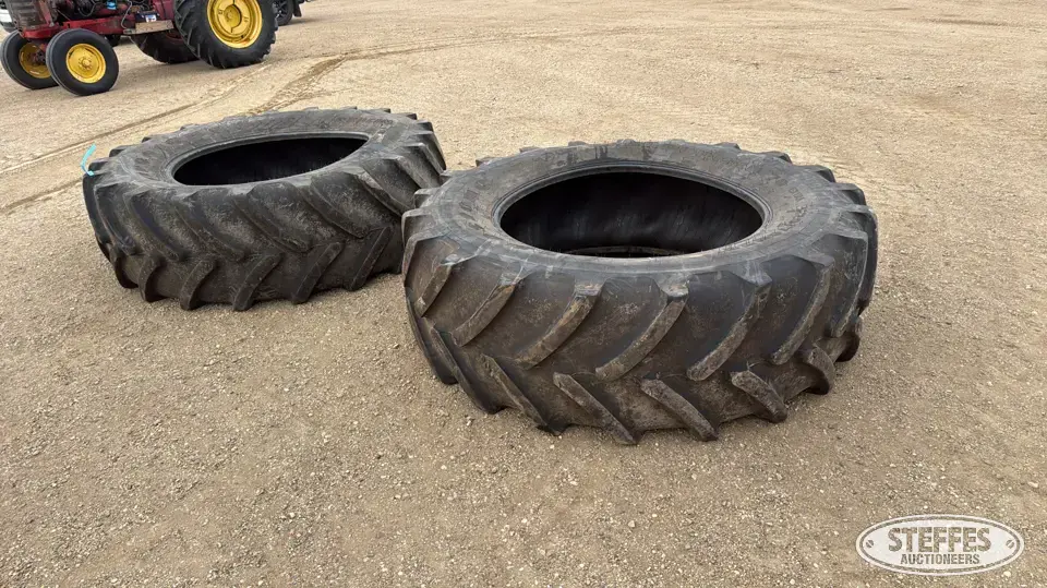 (2) Firestone 520/70R38 tires Tractor-Implement Tire
