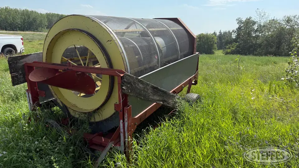 Farm King 480 Grain Cleaner