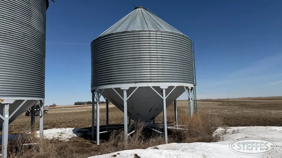 Goebel hopper bin