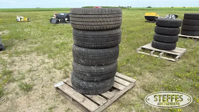 (5) Bridgestone Dueler H/L P285/45R22 tires